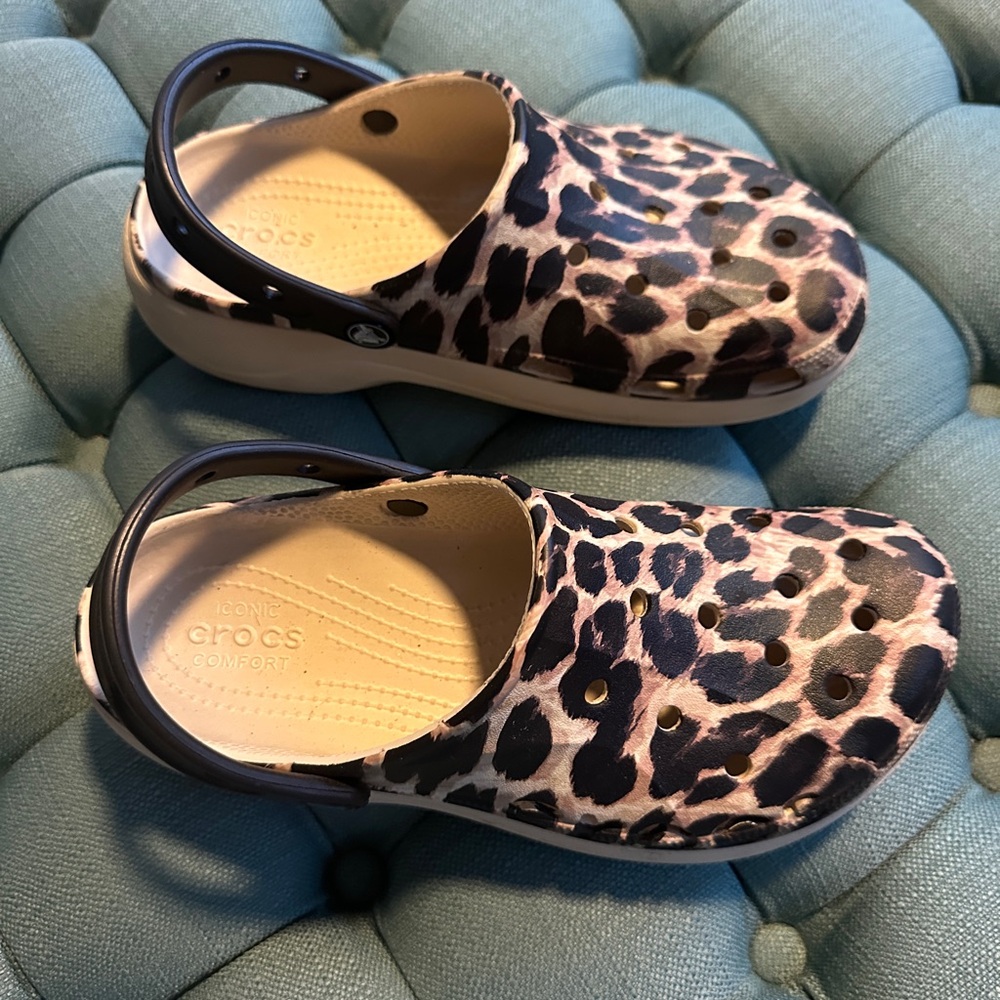 CROCS Leopard Pattern Clogs with Black Strap